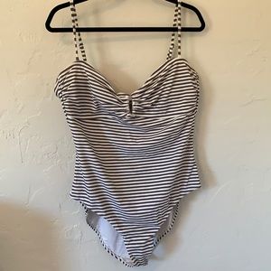 Old Navy one piece swimsuit